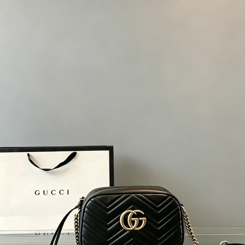 Gucci GG Marmont Small Matelassé Camera Bag